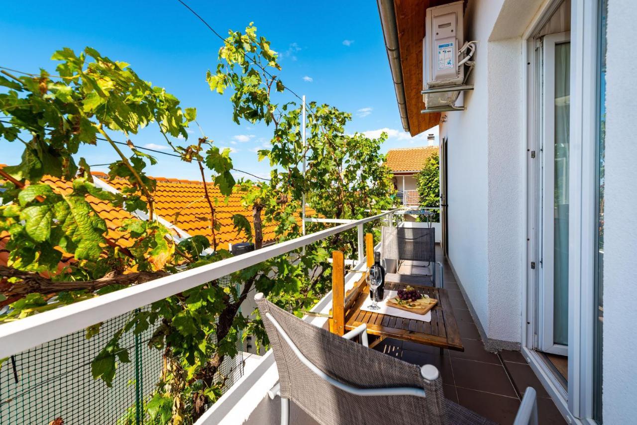 Apartment Maia Lena For Family Jasenice  Dış mekan fotoğraf
