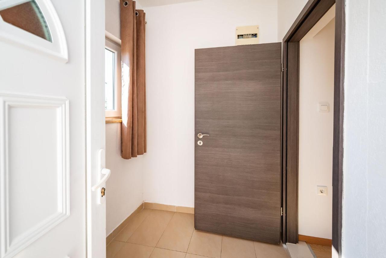 Apartment Maia Lena For Family Jasenice  Dış mekan fotoğraf