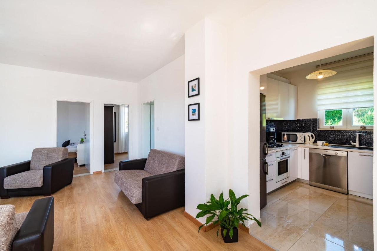 Apartment Maia Lena For Family Jasenice  Dış mekan fotoğraf