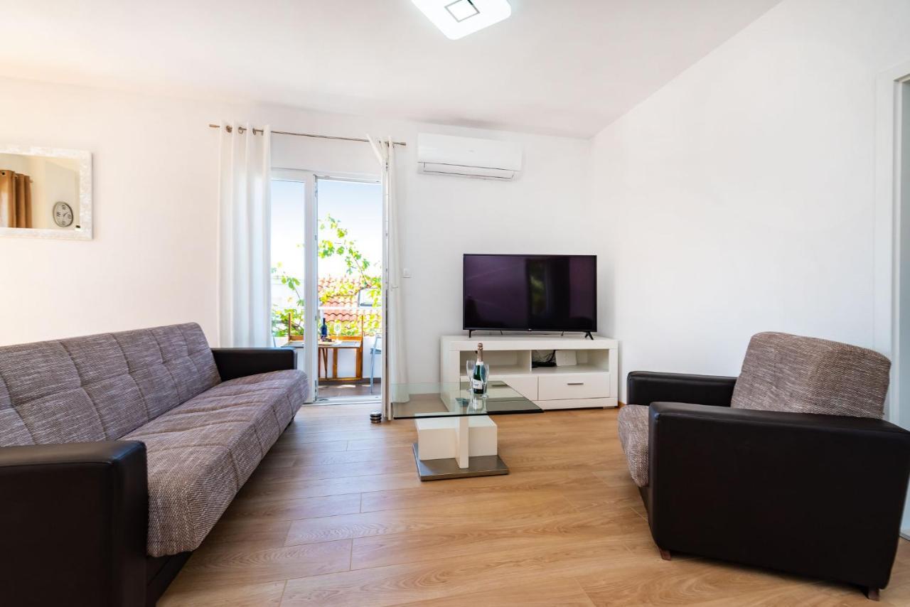 Apartment Maia Lena For Family Jasenice  Dış mekan fotoğraf